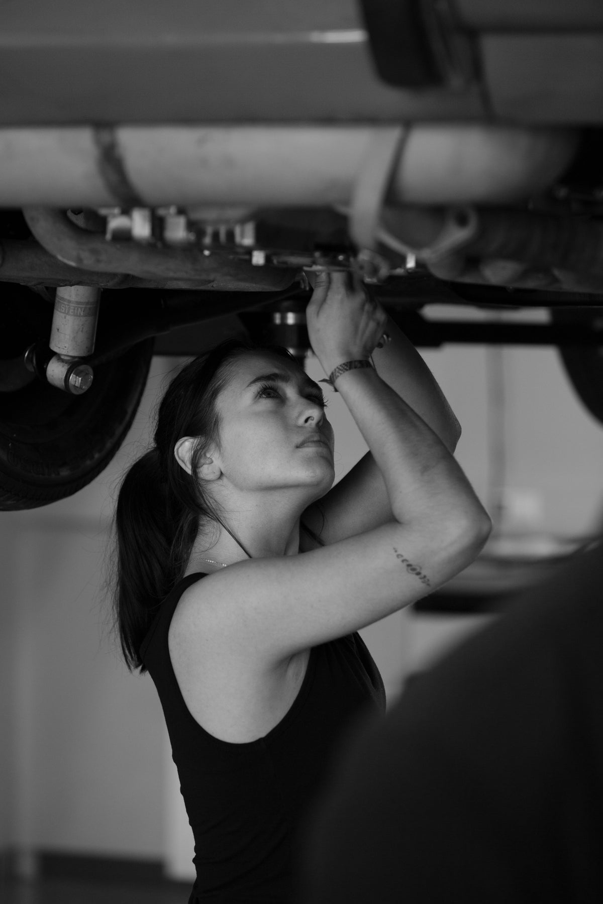 Selina Skramovsky – Le gusta cuidar los motores refrigerados por aire